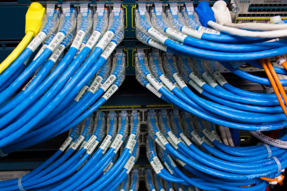 Instalación de cableado estructurado Cat6 para empresa en Toluca — VizIQ