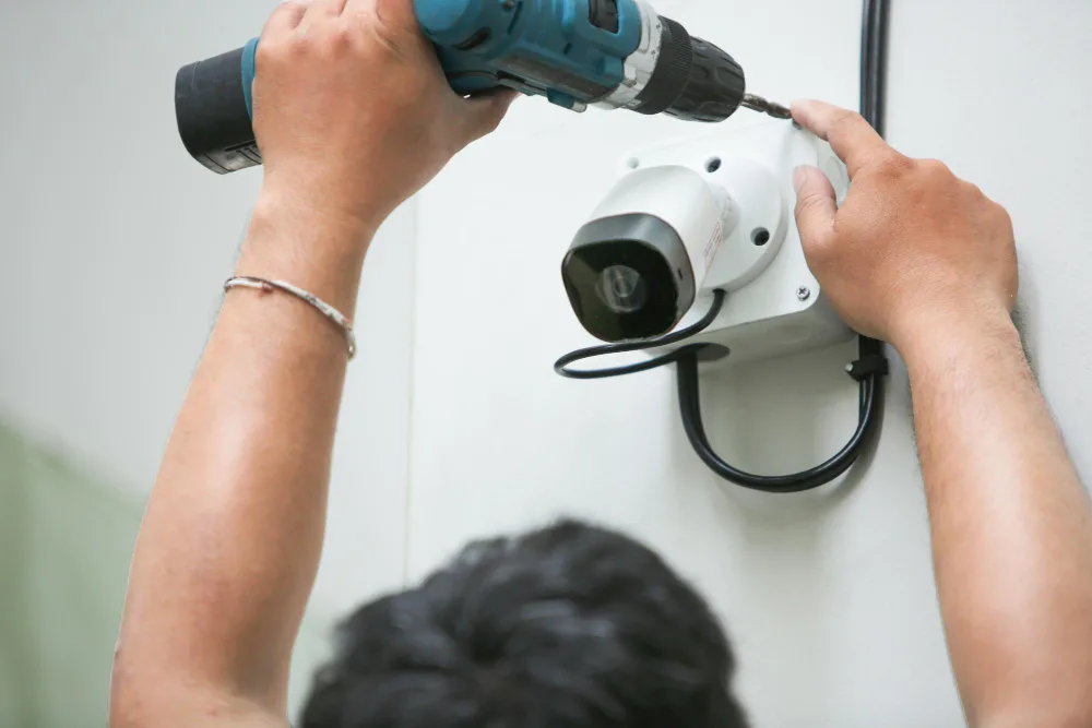 ¿Es legal grabar con cámaras de seguridad en tu negocio? Lo que sí puedes y lo que no en México
